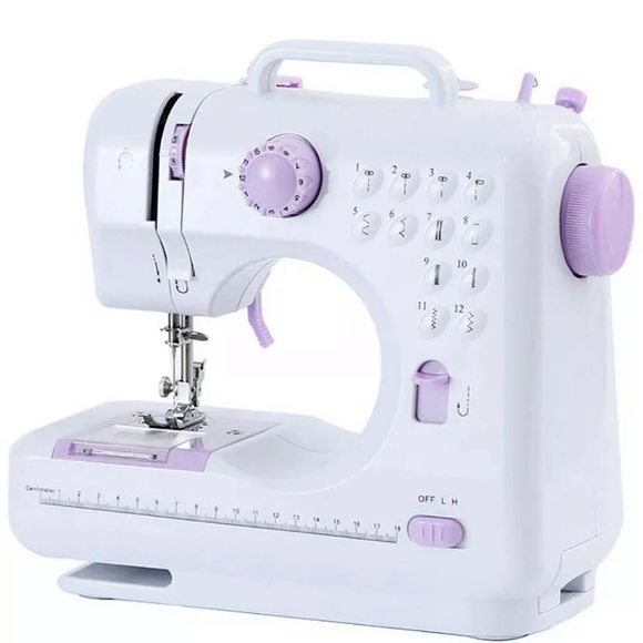 Sewing Machine - Picture 5 of 6